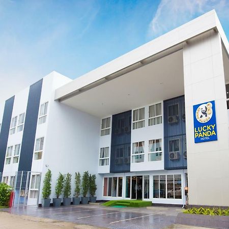 Lucky Panda Hotel Чиангмай Екстериор снимка