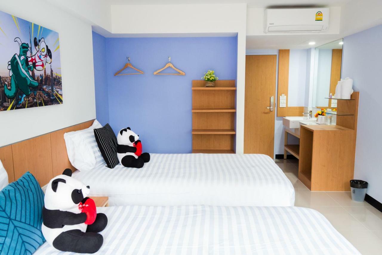 Lucky Panda Hotel Чиангмай Екстериор снимка