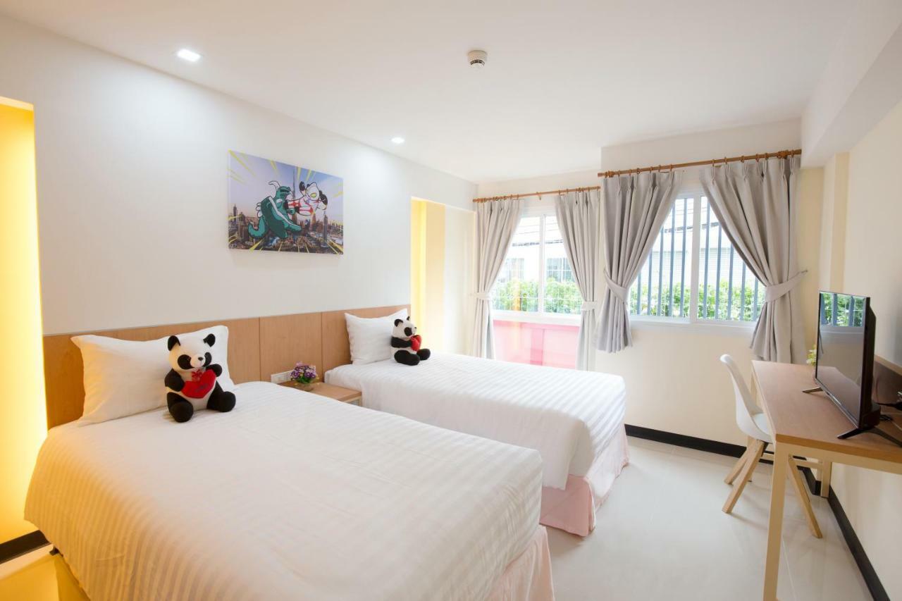 Lucky Panda Hotel Чиангмай Екстериор снимка