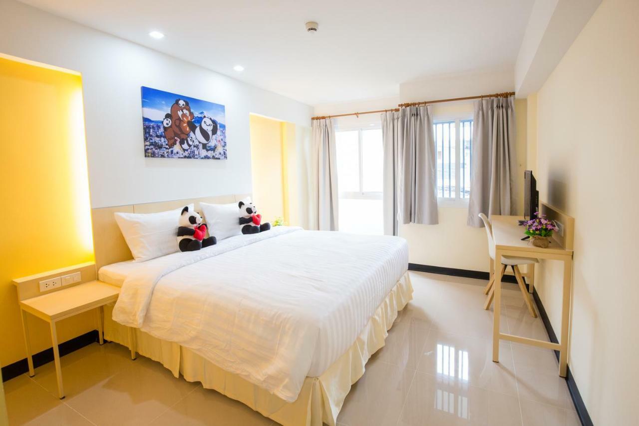 Lucky Panda Hotel Чиангмай Екстериор снимка