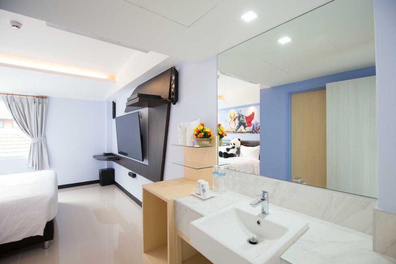 Lucky Panda Hotel Чиангмай Екстериор снимка