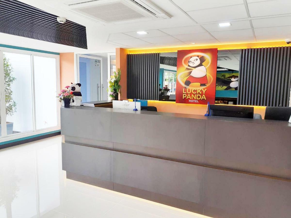Lucky Panda Hotel Чиангмай Екстериор снимка