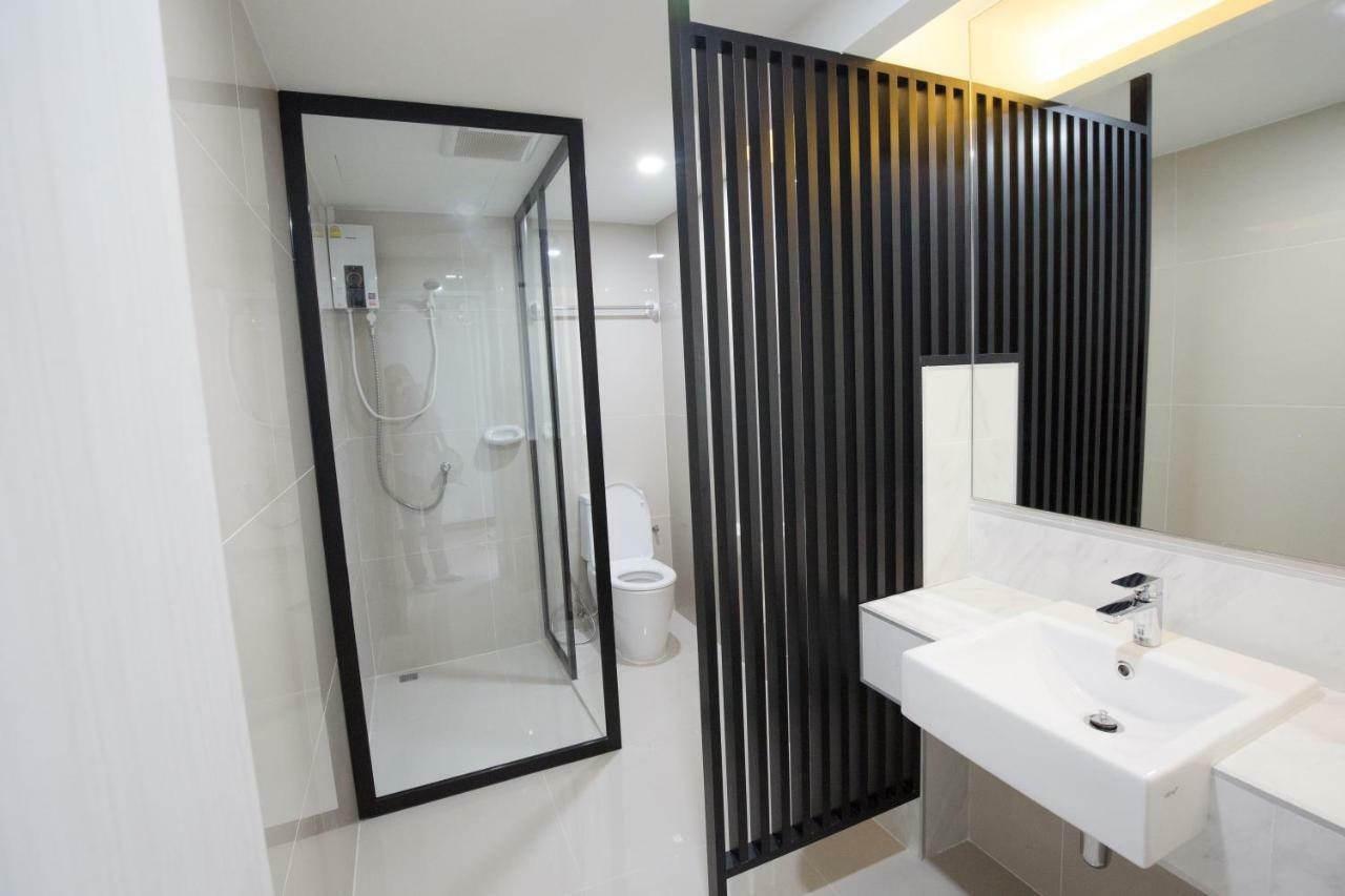 Lucky Panda Hotel Чиангмай Екстериор снимка